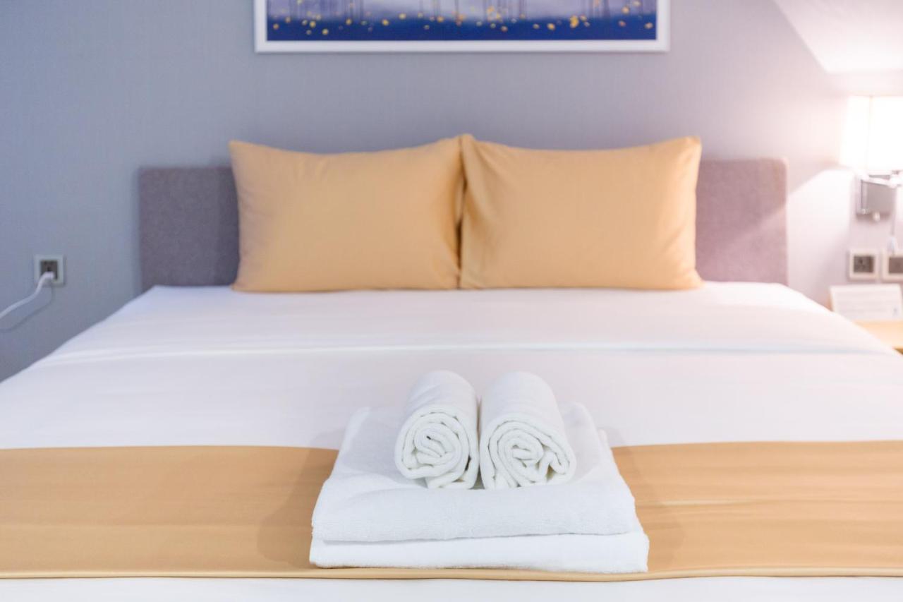 Cozrum Lux Hotel TP. Hồ Chí Minh Ngoại thất bức ảnh
